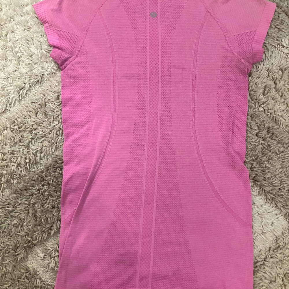 Lululemon Swiftly Tech Top Size 4 - image 3